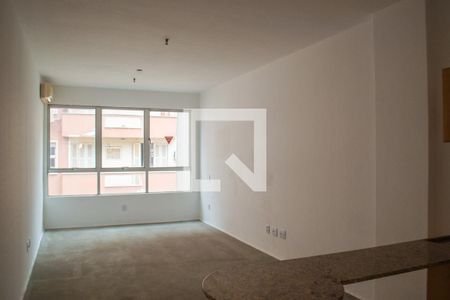 Sala e quarto de kitnet/studio à venda com 1 quarto, 35m² em Centro Histórico, Porto Alegre