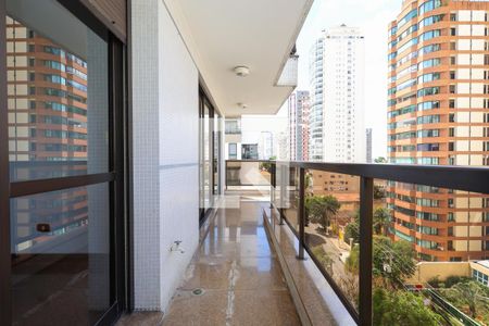 Varanda da sala de apartamento para alugar com 4 quartos, 210m² em Santana, São Paulo