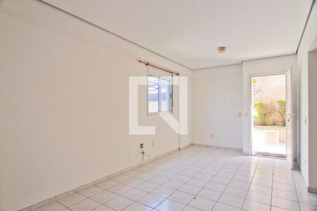 Sala de apartamento para alugar com 1 quarto, 50m² em Vila Prado, São Paulo