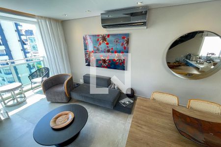 Sala de apartamento à venda com 2 quartos, 70m² em Pinheiros, São Paulo