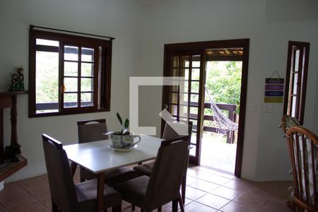 Sala de casa para alugar com 3 quartos, 200m² em Fiuza, Viamão