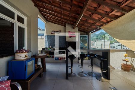 Apartamento à venda com 230m², 3 quartos e 1 vaga Apartamento à venda com 230m², 3 quartos e 1 vagaVaranda