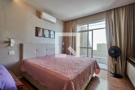 Apartamento à venda com 230m², 3 quartos e 1 vaga Apartamento à venda com 230m², 3 quartos e 1 vagaSuíte