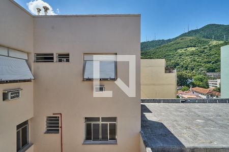 Apartamento à venda com 230m², 3 quartos e 1 vaga Apartamento à venda com 230m², 3 quartos e 1 vagaÁrea de Serviço - Vista