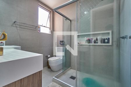 Apartamento à venda com 230m², 3 quartos e 1 vaga Apartamento à venda com 230m², 3 quartos e 1 vagaSuíte - Banheiro