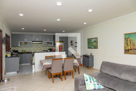 Casa 1 - sala  de casa para alugar com 4 quartos, 250m² em Conceição, Diadema