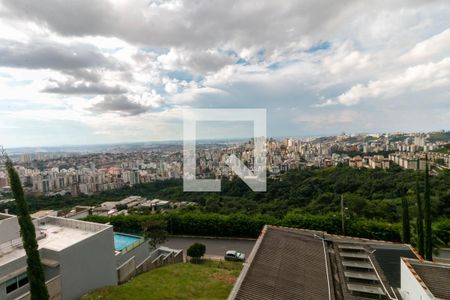 Vista Sala de casa à venda com 4 quartos, 739m² em Buritis, Belo Horizonte