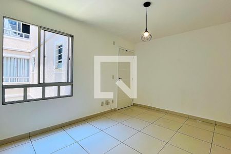 Sala de apartamento para alugar com 2 quartos, 39m² em Água Chata, Guarulhos