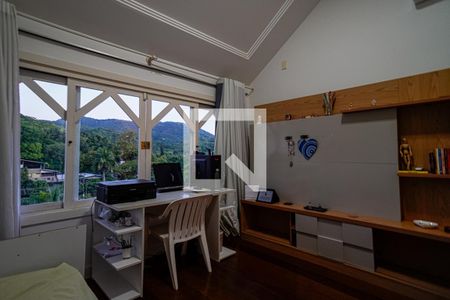 Quarto 1 de casa de condomínio à venda com 3 quartos, 240m² em Badu, Niterói
