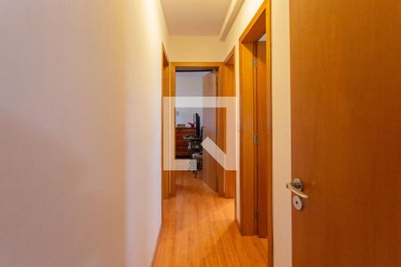Corredor de apartamento à venda com 3 quartos, 90m² em Sagrada Família, Belo Horizonte