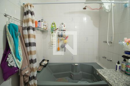 Banheiro da suíte  de casa à venda com 4 quartos, 228m² em Vila Nova Mazzei, São Paulo