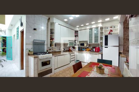 Casa à venda com 125m², 3 quartos e 2 vagas Casa à venda com 125m², 3 quartos e 2 vagasCozinha