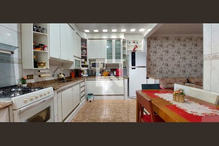 Casa à venda com 125m², 3 quartos e 2 vagas Casa à venda com 125m², 3 quartos e 2 vagasCozinha