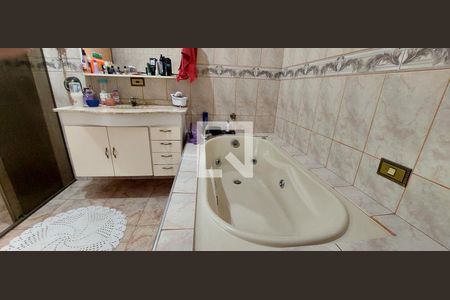 Casa à venda com 125m², 3 quartos e 2 vagas Casa à venda com 125m², 3 quartos e 2 vagasBanheiro 1