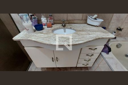 Casa à venda com 125m², 3 quartos e 2 vagas Casa à venda com 125m², 3 quartos e 2 vagasBanheiro 1