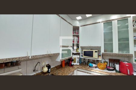 Casa à venda com 125m², 3 quartos e 2 vagas Casa à venda com 125m², 3 quartos e 2 vagasCozinha