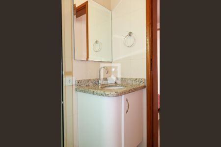 Casa à venda com 248m², 3 quartos e 6 vagas Casa à venda com 248m², 3 quartos e 6 vagasBanheiro da Suíte 1