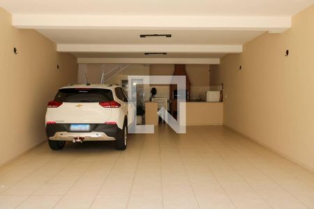 Casa à venda com 248m², 3 quartos e 6 vagas Casa à venda com 248m², 3 quartos e 6 vagasGaragem