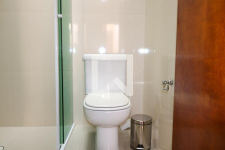 Casa à venda com 248m², 3 quartos e 6 vagas Casa à venda com 248m², 3 quartos e 6 vagasBanheiro da Suíte 2