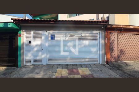 Casa à venda com 248m², 3 quartos e 6 vagas Casa à venda com 248m², 3 quartos e 6 vagasFrente da Casa