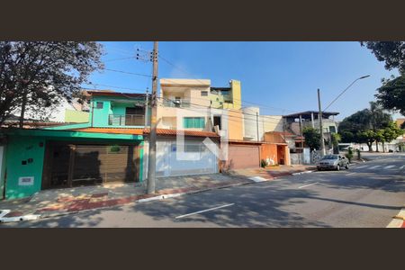 Casa à venda com 248m², 3 quartos e 6 vagas Casa à venda com 248m², 3 quartos e 6 vagasFrente da Casa