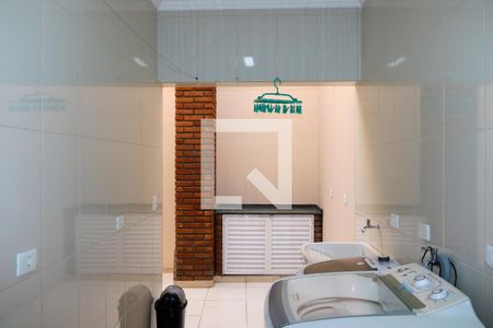 Casa à venda com 248m², 3 quartos e 6 vagas Casa à venda com 248m², 3 quartos e 6 vagasÁrea de Serviço