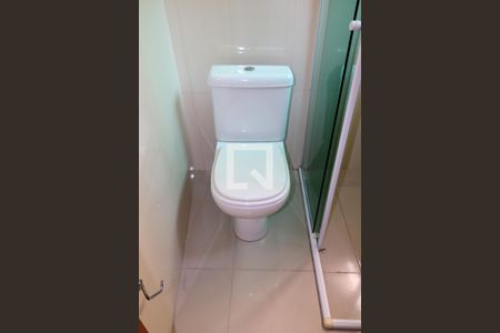 Casa à venda com 248m², 3 quartos e 6 vagas Casa à venda com 248m², 3 quartos e 6 vagasBanheiro da Suíte 1