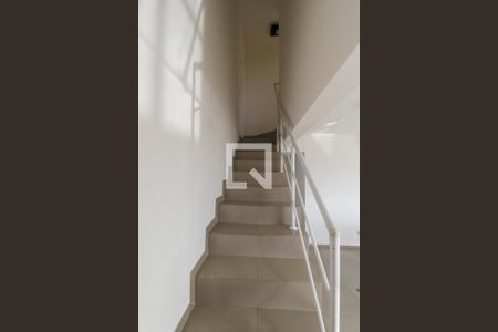 Apartamento para alugar com 83m², 2 quartos e 2 vagas Apartamento para alugar com 83m², 2 quartos e 2 vagasEscada