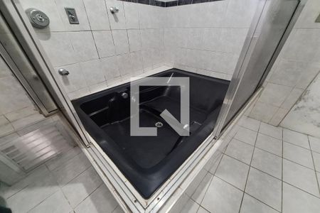 Banheiro da Suíte de casa para alugar com 3 quartos, 230m² em Cidade Satelite Santa Barbara, São Paulo