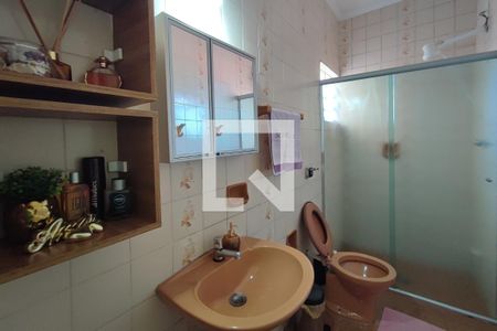 Banheiro de apartamento à venda com 2 quartos, 74m² em Vila Marieta, Campinas