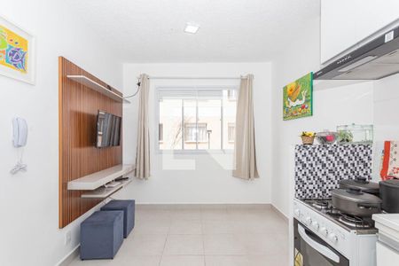 Sala/cozinha de apartamento para alugar com 2 quartos, 32m² em Parque Fongaro, São Paulo