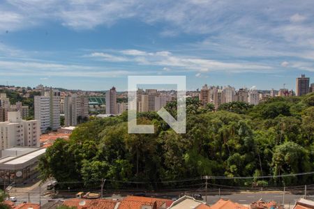 VISTA DA SALA de apartamento à venda com 3 quartos, 121m² em Centro, Campinas