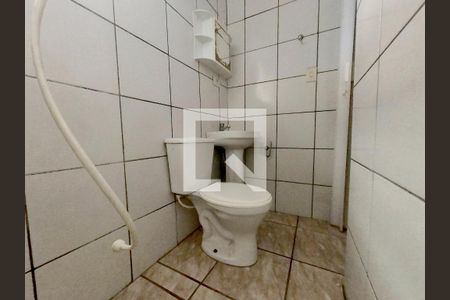 Banheiro de casa para alugar com 1 quarto, 26m² em Vila Anastácio, São Paulo