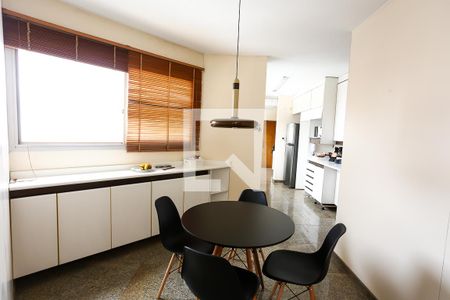 Apartamento para alugar com 200m², 3 quartos e 3 vagas Apartamento para alugar com 200m², 3 quartos e 3 vagasCopa