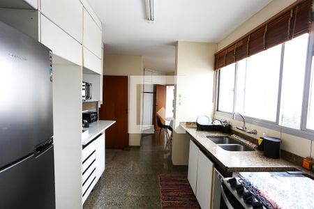 Apartamento para alugar com 200m², 3 quartos e 3 vagas Apartamento para alugar com 200m², 3 quartos e 3 vagasCozinha