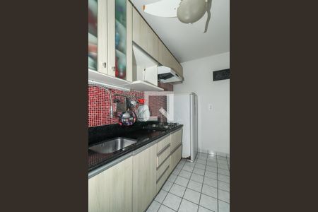 Cozinha  de apartamento para alugar com 1 quarto, 34m² em Humaitá, Porto Alegre