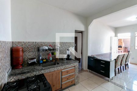 Cozinha de casa à venda com 4 quartos, 243m² em Santa Helena, Belo Horizonte