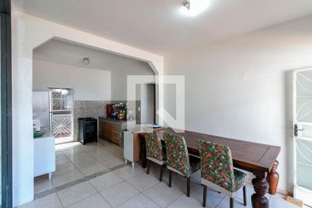 Sala de casa à venda com 4 quartos, 243m² em Santa Helena, Belo Horizonte