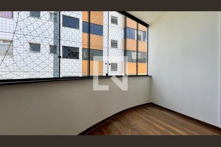 Sala de apartamento para alugar com 3 quartos, 96m² em Castelo, Belo Horizonte