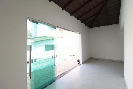 Sala de casa à venda com 3 quartos, 490m² em Bandeirantes (pampulha), Belo Horizonte