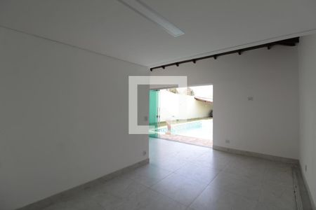 Casa à venda com 490m², 3 quartos e 4 vagasSala