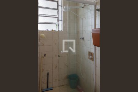 Banheiro de apartamento para alugar com 1 quarto, 30m² em Santo Antônio, Porto Alegre