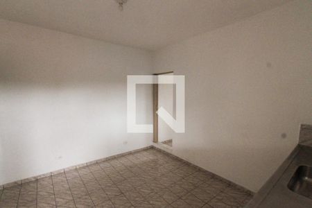 Cozinha de casa para alugar com 2 quartos, 80m² em Jardim Valquiria, São Paulo