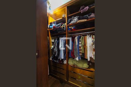 Closet da suíte de casa à venda com 3 quartos, 150m² em Parque Sonia, São Paulo