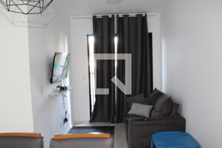 Sala de apartamento para alugar com 2 quartos, 48m² em Jardim Pioneira, Cotia