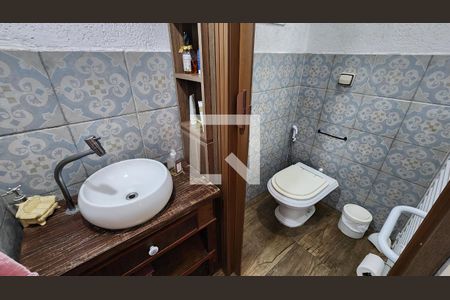 Lavabo de casa para alugar com 3 quartos, 120m² em Vila Sao Jorge, Santos