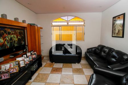 Casa à venda com 238m², 3 quartos e 4 vagasSala