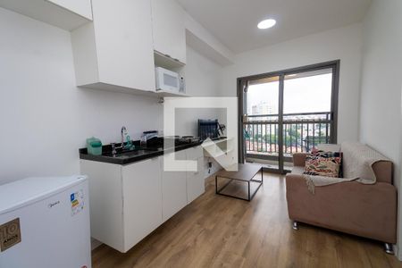 Sala / Cozinha de apartamento para alugar com 1 quarto, 28m² em Vila Independência, São Paulo