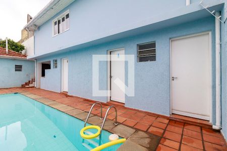 Casa à venda com 550m², 4 quartos e 6 vagas Casa à venda com 550m², 4 quartos e 6 vagasPiscina