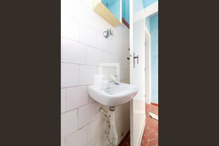 Casa à venda com 550m², 4 quartos e 6 vagas Casa à venda com 550m², 4 quartos e 6 vagasÁrea de Serviço - Banheiro